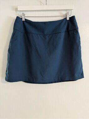 Adidas medium blue women’s sport skort size Large.